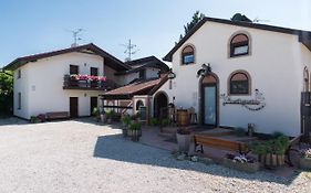 Restaurace A Penzion U Doubku